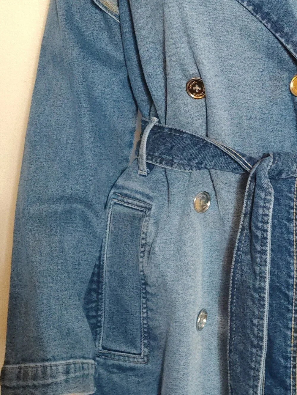 Michael Kors Double-Breasted Denim Trench. Calibluswh Blue. Size L